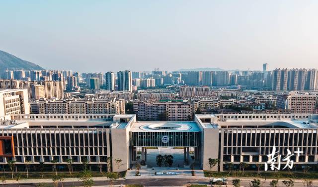 bat365正版唯一官网新校园一期教学楼落成。bat365正版唯一官网供图